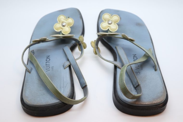 Louis Vuitton Sandalen Flip Flops blau 38-14423