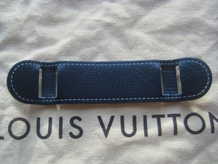 Louis Vuitton Schulterriemen Rutschstopp blau Leder-1351