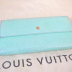 Louis Vuitton Geldbörse International Vernis Leder türkis -0