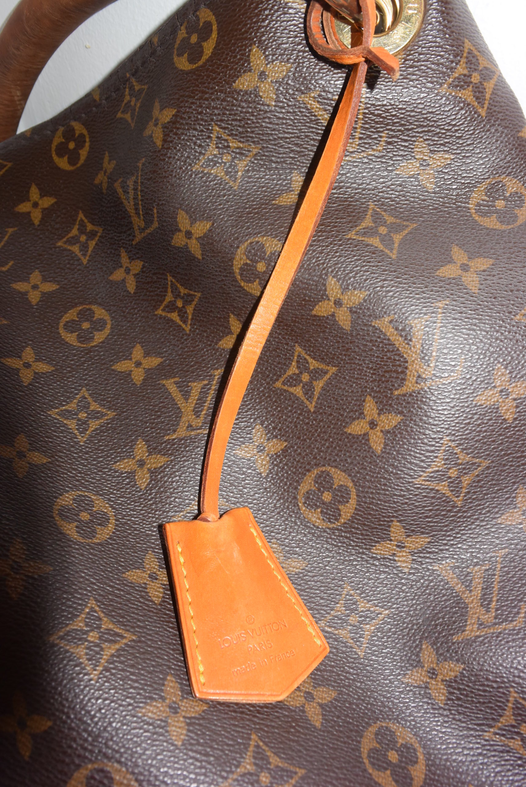 Louis Vuitton Anhänger Schlüsselglocke VVN Leder beige – Luxus Store
