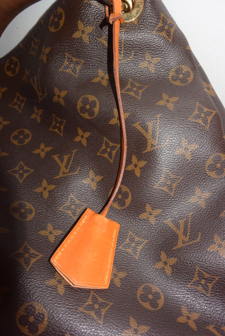 Louis Vuitton Anhänger Schlüsselglocke VVN Leder beige-6466