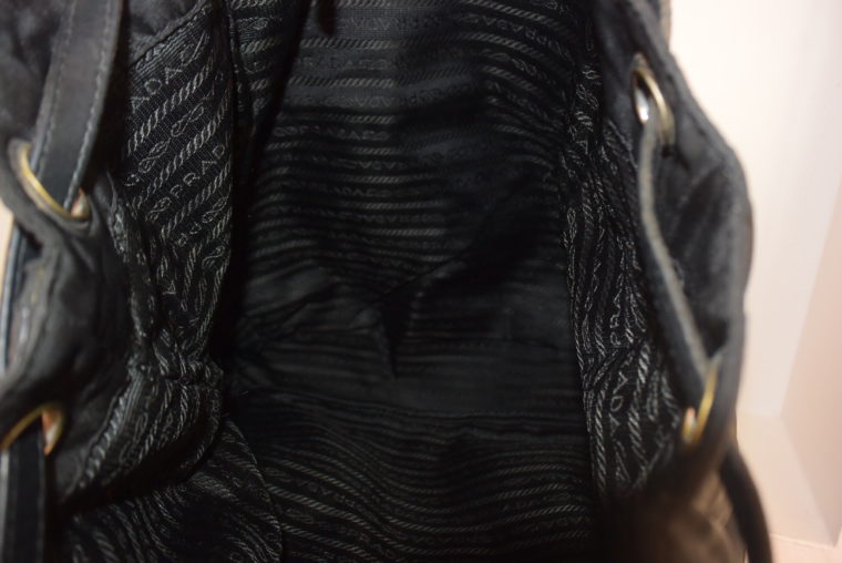 Prada Rucksack Leder Nylon schwarz-9432