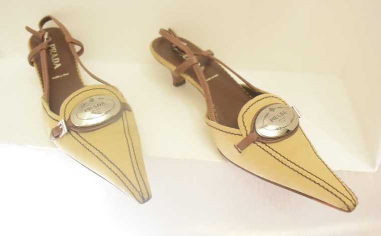 Prada Pumps Wildleder beige 36-10740