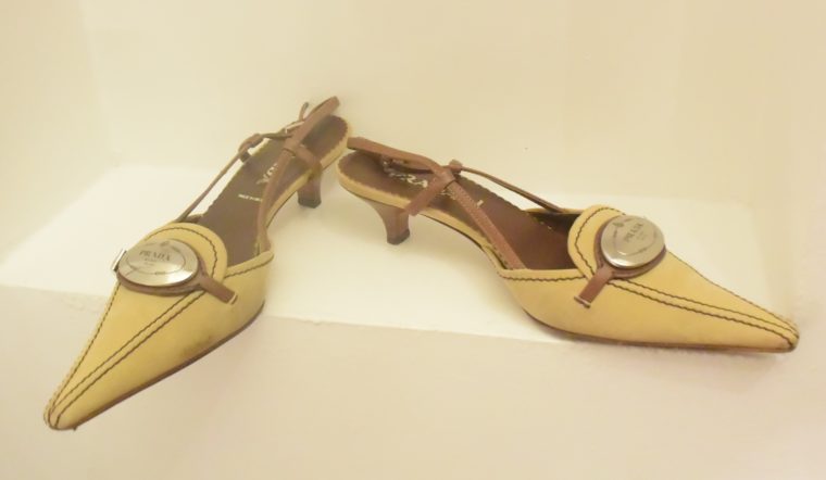 Prada Pumps Wildleder beige 36-10746