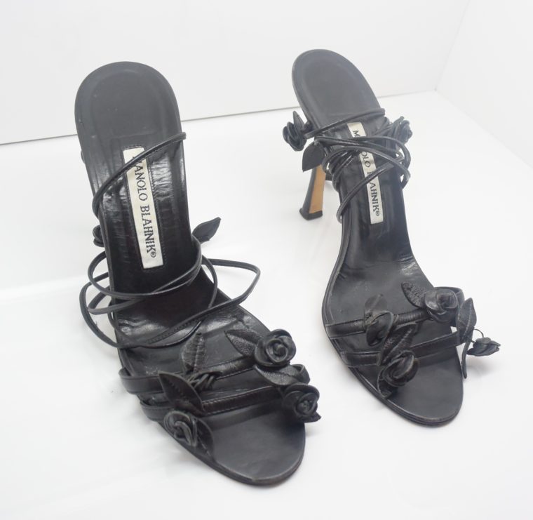 Manolo Blahnik Schuhe Pumps schwarz Blumen 37-12414
