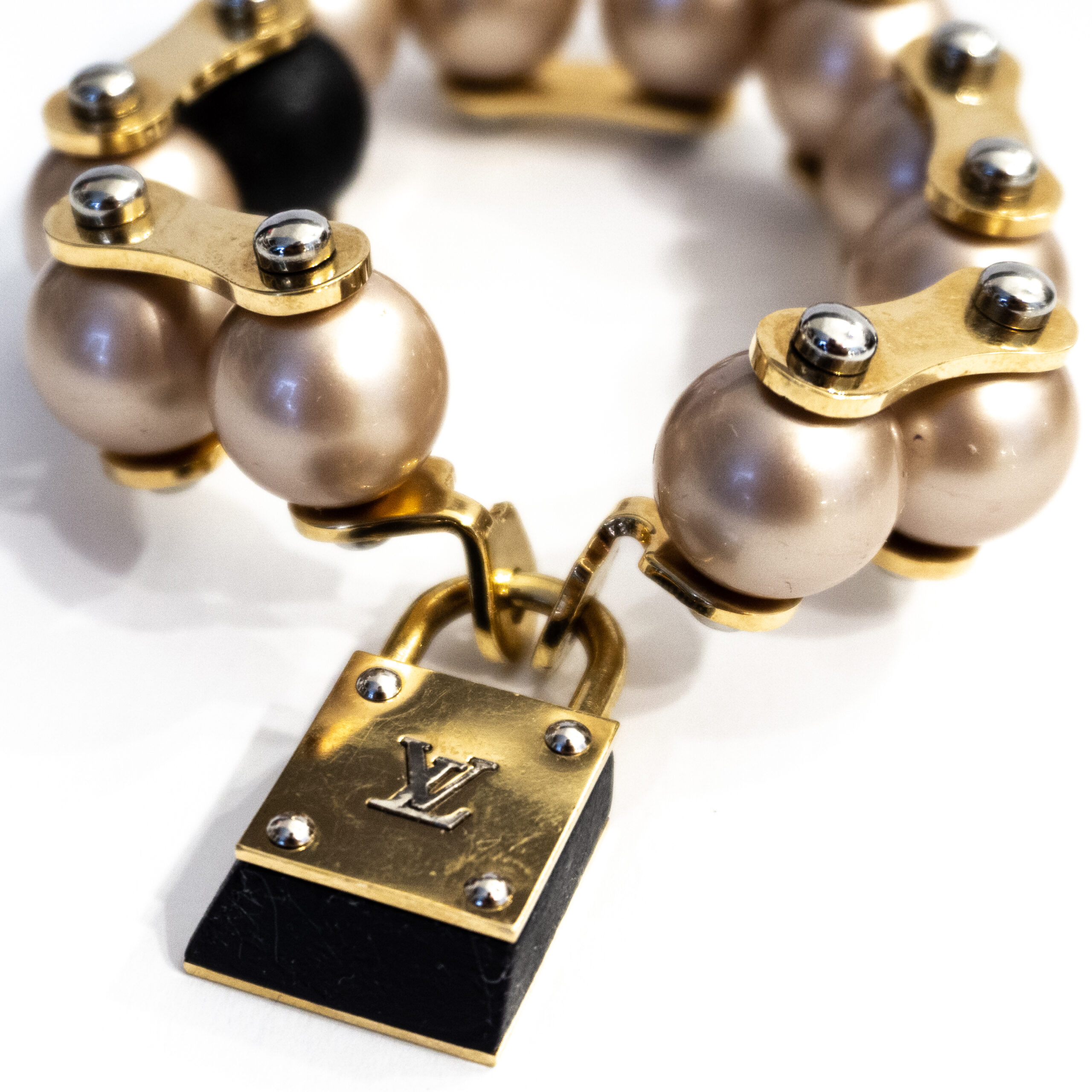 Louis Vuitton Armband Perlen gold – Luxus Store