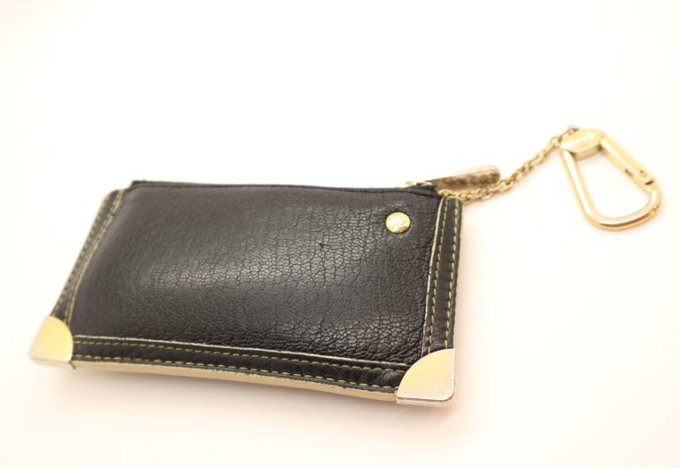 Louis Vuitton Schlüsseletui Suhali Leder schwarz-0