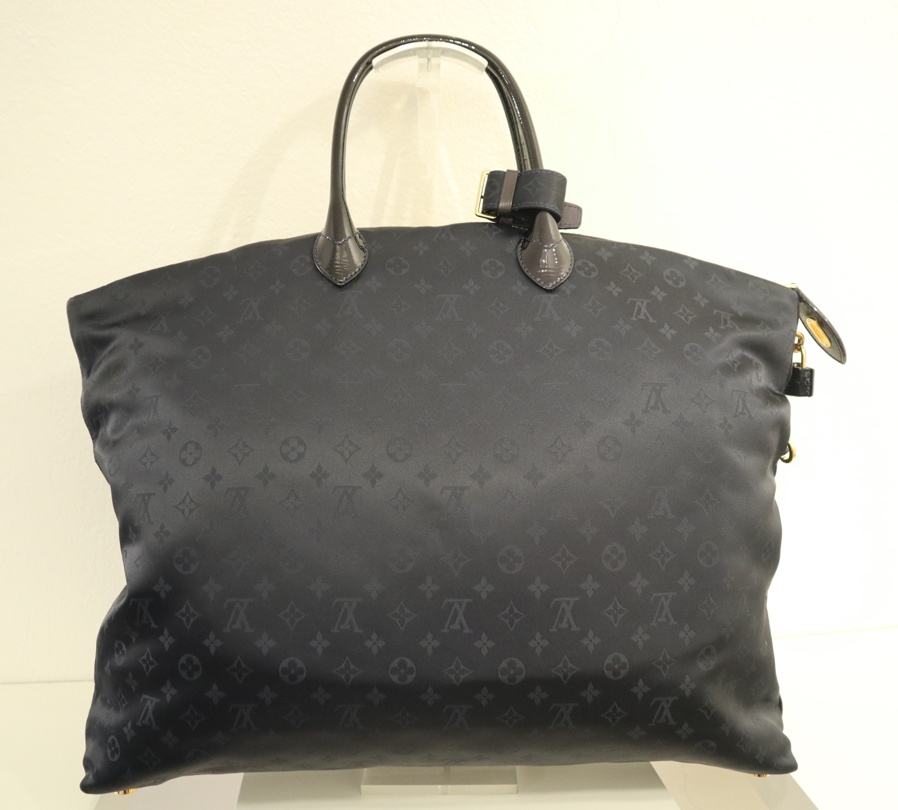 Louis Vuitton Tasche Lockit blau Satin XXL – Luxus Store