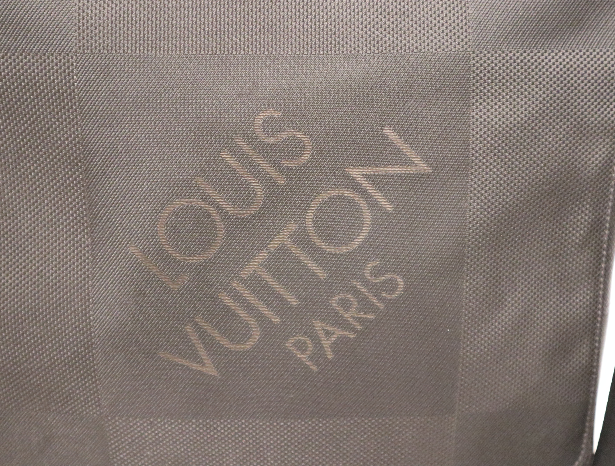 Authentic Louis Vuitton Damier Geant Canvas Messenger Bag – Paris Station  Shop